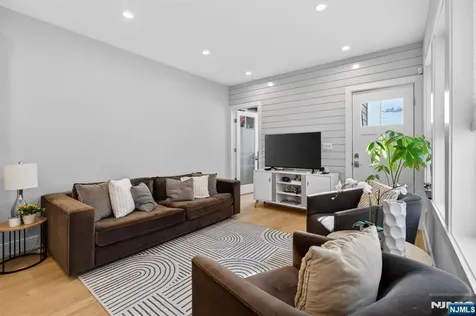 29B Blaine Street Millburn NJ 07041