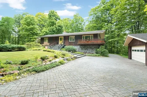 235 Brook Valley Road Montville Township NJ 07082