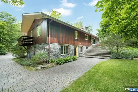 235 Brook Valley Road Montville Township NJ 07082