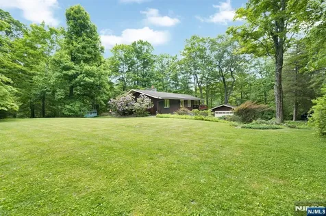 235 Brook Valley Road Montville Township NJ 07082