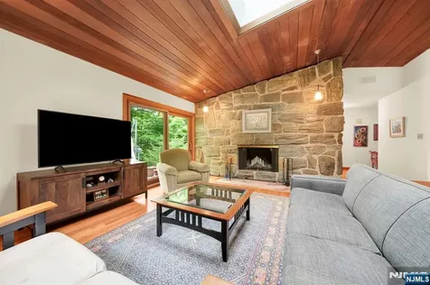 235 Brook Valley Road Montville Township NJ 07082