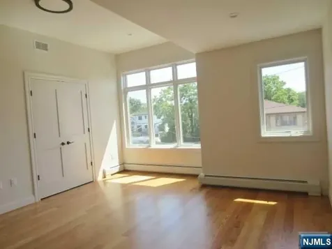 427 Westview Place Fort Lee NJ 07024