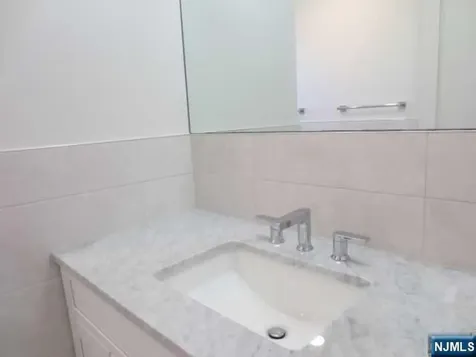 427 Westview Place Fort Lee NJ 07024