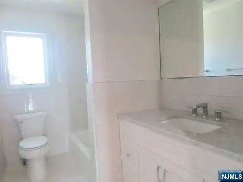 427 Westview Place Fort Lee NJ 07024