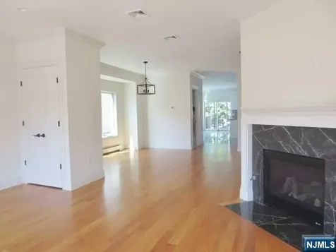 427 Westview Place Fort Lee NJ 07024