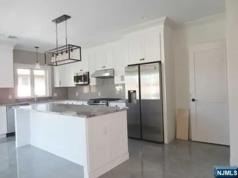 427 Westview Place Fort Lee NJ 07024