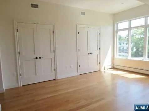 427 Westview Place Fort Lee NJ 07024