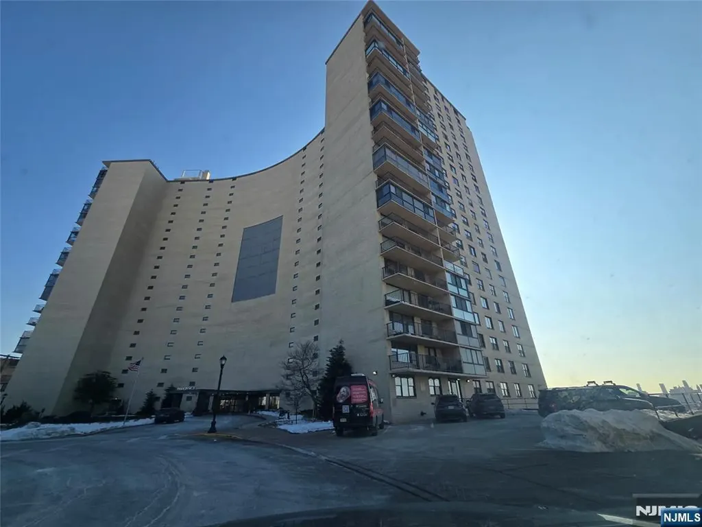 380 Mountain Union City NJ 07087