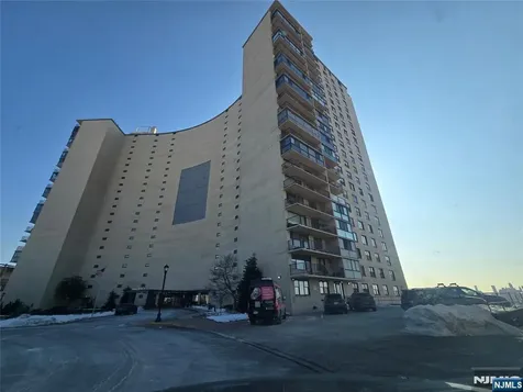 380 Mountain Union City NJ 07087