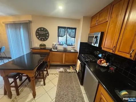 76 Metro Vista Hawthorne NJ 07506