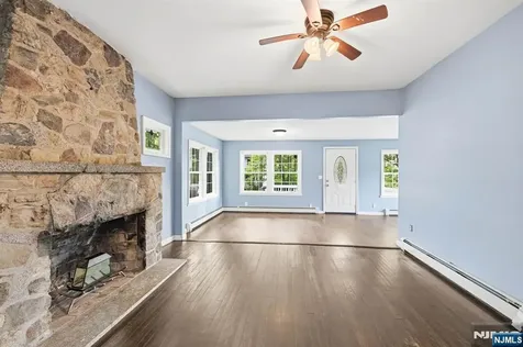 16 Morsemere Road West Milford NJ 07421