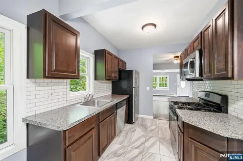 16 Morsemere Road West Milford NJ 07421
