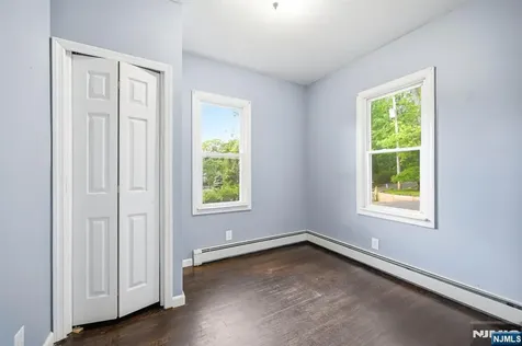 16 Morsemere Road West Milford NJ 07421