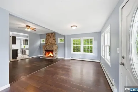 16 Morsemere Road West Milford NJ 07421