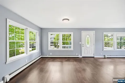 16 Morsemere Road West Milford NJ 07421