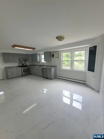 360 New York Avenue Lyndhurst NJ 07071