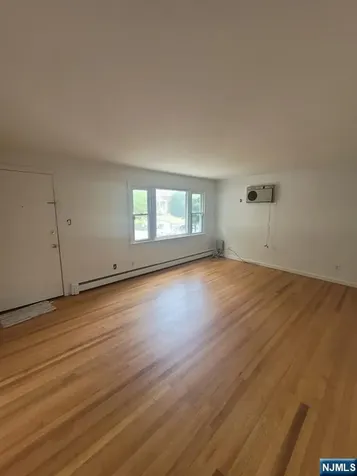 360 New York Avenue Lyndhurst NJ 07071