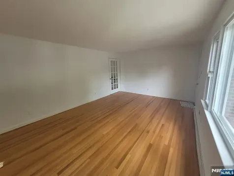 360 New York Avenue Lyndhurst NJ 07071