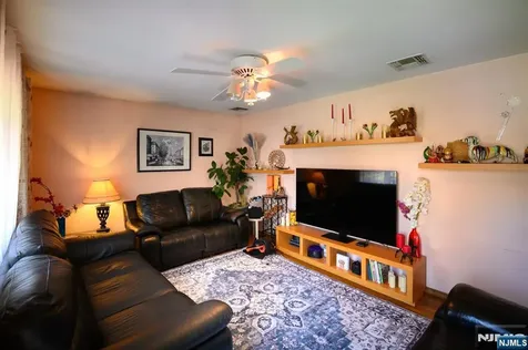 271 S Boulevard Saddle Brook NJ 07663