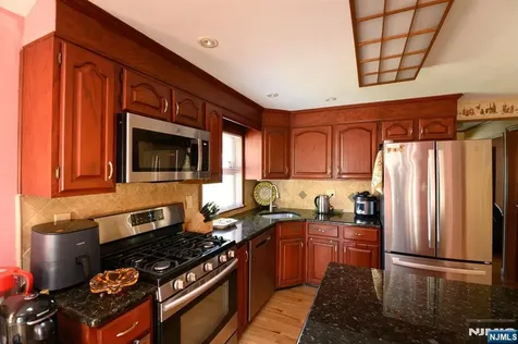271 S Boulevard Saddle Brook NJ 07663