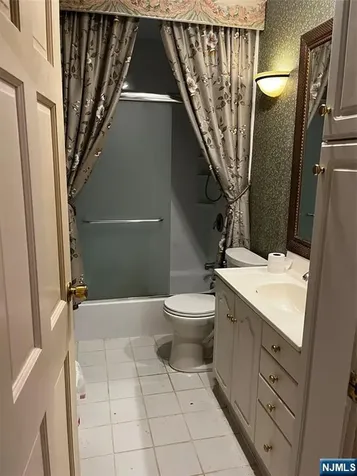 8 Beach Road Verona NJ 07044