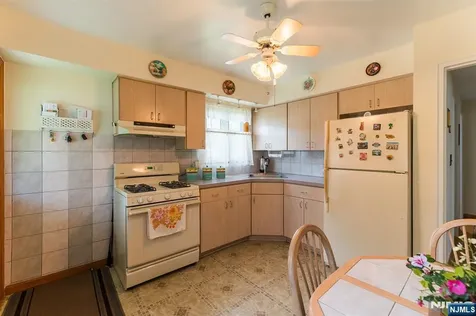 64 Howard Street Lodi NJ 07644