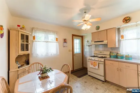 64 Howard Street Lodi NJ 07644