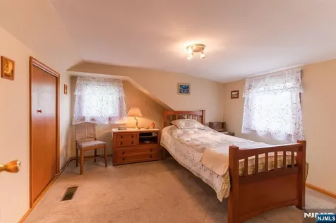 64 Howard Street Lodi NJ 07644
