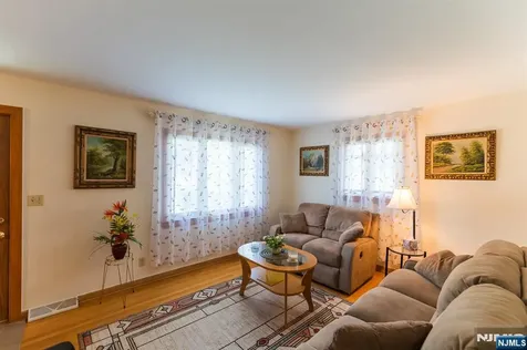 64 Howard Street Lodi NJ 07644