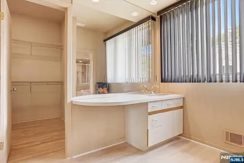 1 Timber Rock Court Cedar Grove NJ 07009