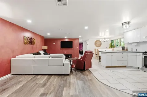 1 Timber Rock Court Cedar Grove NJ 07009