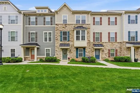 706 Bayside Court South Amboy NJ 08879