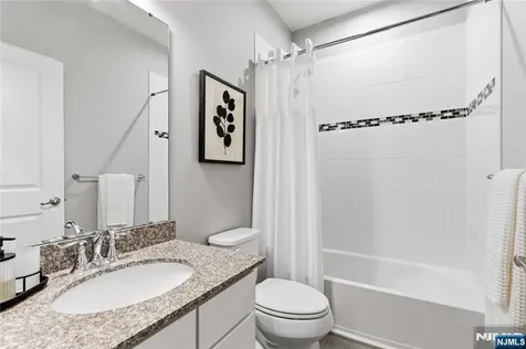 706 Bayside Court South Amboy NJ 08879