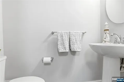 706 Bayside Court South Amboy NJ 08879