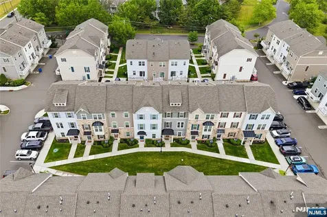 706 Bayside Court South Amboy NJ 08879
