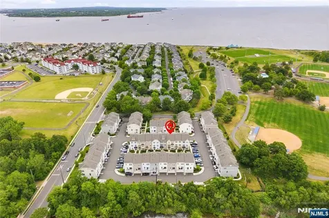 706 Bayside Court South Amboy NJ 08879