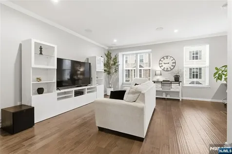 706 Bayside Court South Amboy NJ 08879