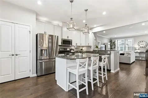706 Bayside Court South Amboy NJ 08879
