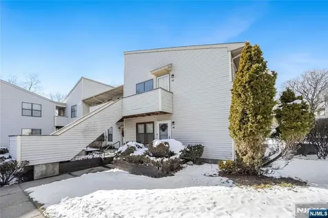 44 Coriander Way Englewood NJ 07631