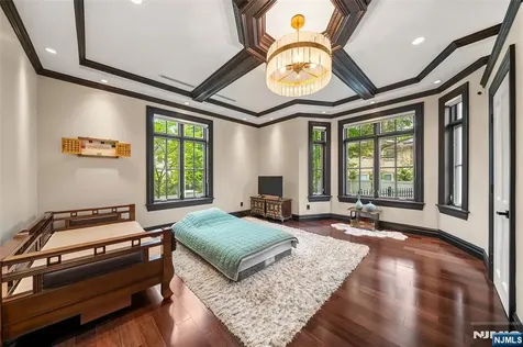 675 Summit Street Englewood Cliffs NJ 07632