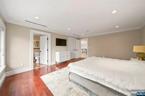 675 Summit Street Englewood Cliffs NJ 07632