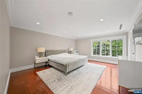 675 Summit Street Englewood Cliffs NJ 07632