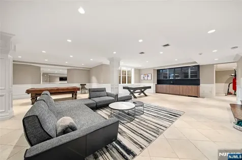 675 Summit Street Englewood Cliffs NJ 07632