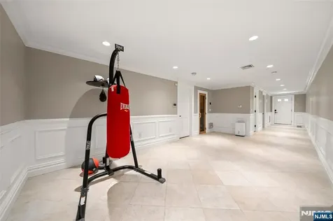 675 Summit Street Englewood Cliffs NJ 07632