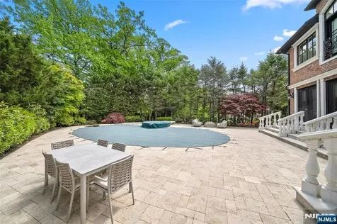 675 Summit Street Englewood Cliffs NJ 07632