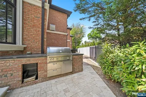 675 Summit Street Englewood Cliffs NJ 07632