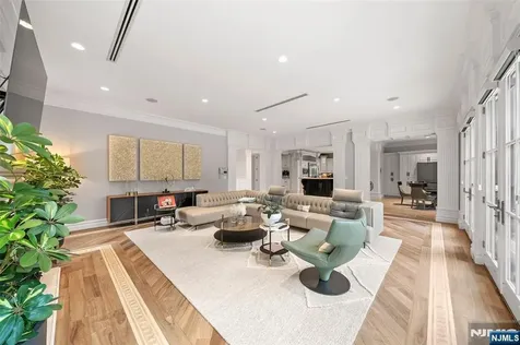 675 Summit Street Englewood Cliffs NJ 07632