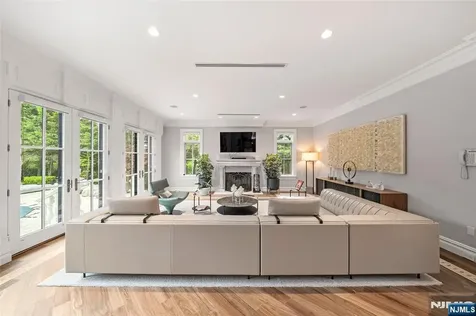 675 Summit Street Englewood Cliffs NJ 07632
