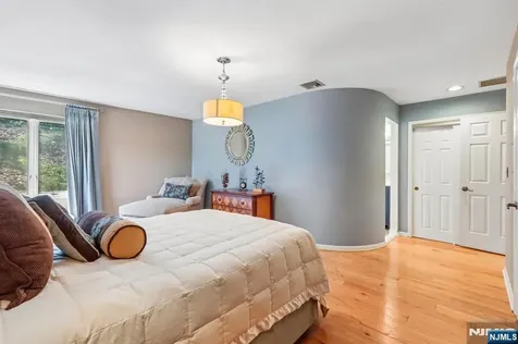 40 Woodland Drive Woodland Park NJ 07424