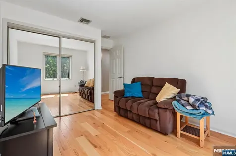 40 Woodland Drive Woodland Park NJ 07424